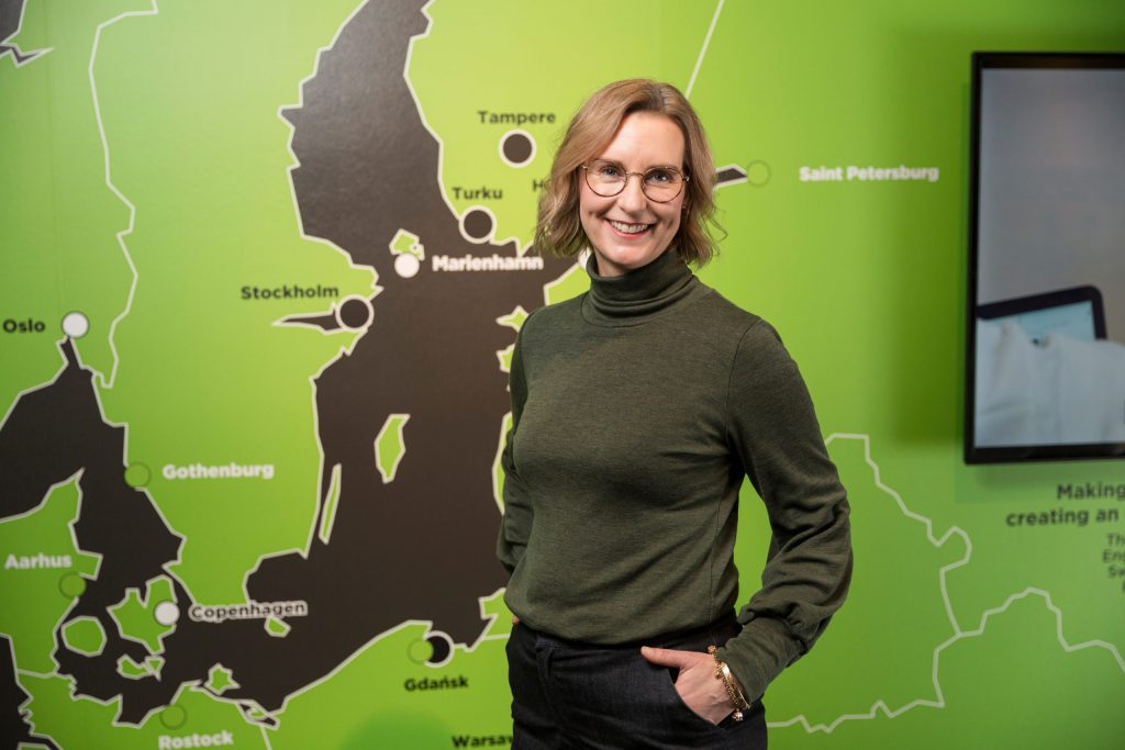 Kaksoiskäsine valloittaa Suomen Joen avulla